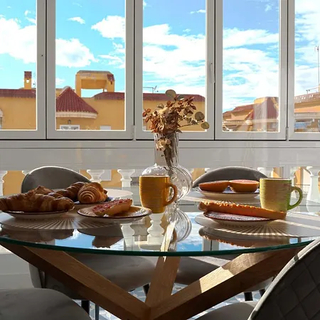 Penthouse , Sea View @ Roof Top , 4 Min To Beach